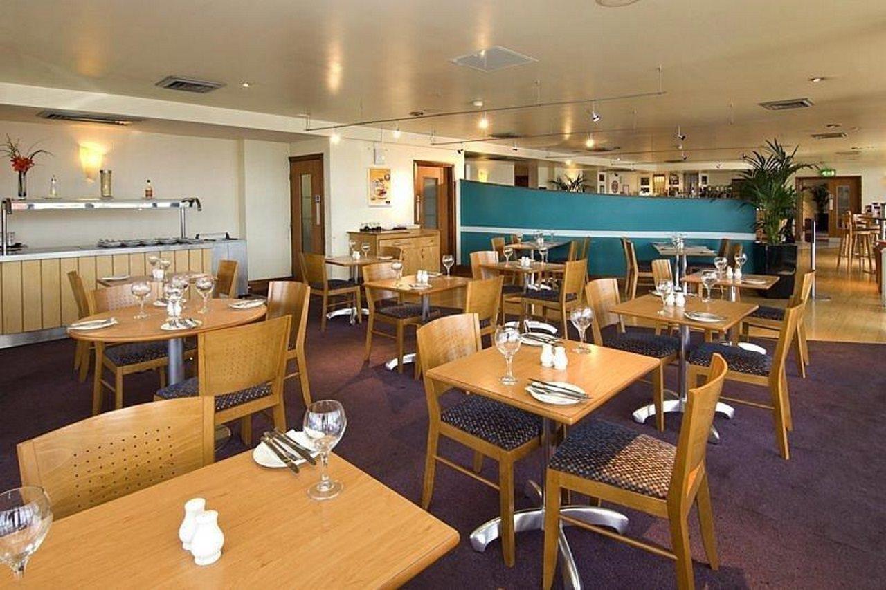 Premier Inn Southampton Airport North Stoneham Bagian luar foto